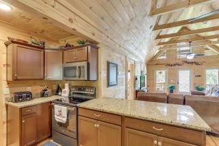 Explore Linville Falls Cabin with Game Room and Deck! - Marion - 2