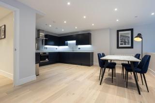 Spacious 2 Bedroom City Centre Apartment - 7