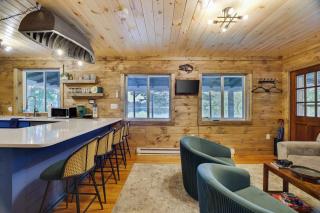 Lakefront Haven Modern Cottage - 2