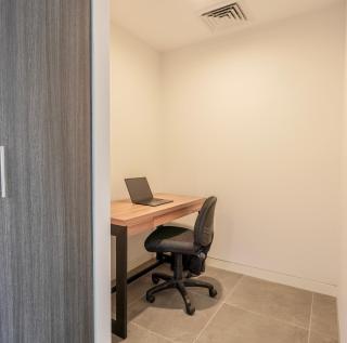Olympic Park 2BR Pool gym access and walk to stadium - 5