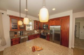 Stunning Poipu Townhomes for 12 with AC - Spacious 6 Bedrooms - 2