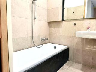 Awesome Apartment Charles Bridge - 2