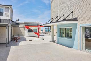 Sea Crest Beach Resort - Falmouth - 9