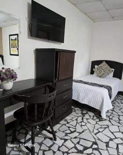 Hotel Plaza - 1