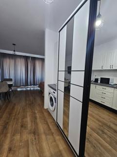 Studio triplu Saturn nr 2 - Saturn - 5