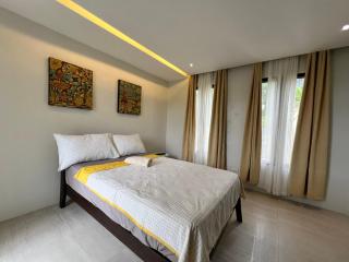 Premium 5 Bedroom Family Estate Overlooking Lake Taal - 6