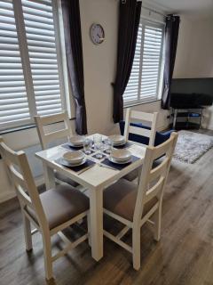 Modern flat in Oldham - contractor friendly flat 1 - 3
