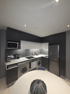 ADM Luxury Apartment in Sandton - 3