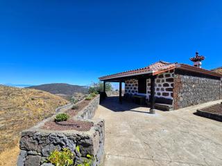 CR La Montañeta "by henrypole home" - 0