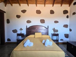 CR La Montañeta "by henrypole home" - 3