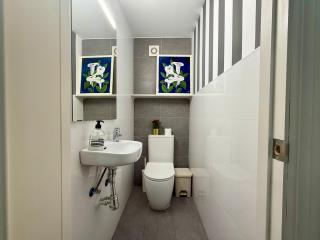 3 Double Beds - Great Area, Perfect for Families - 7