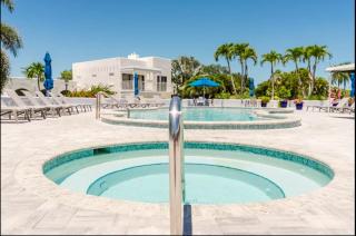 85" TV, Elegant Naples Escape at World Tennis Club, Beach 4mi, Sauna, Heated Pools, Sauna, Hot tub - 8