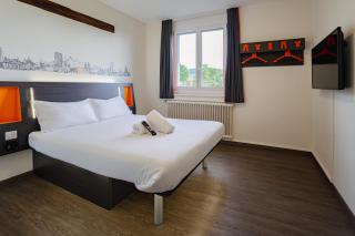 easyHotel Zürich City West - 0
