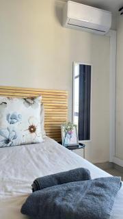 Modern Ocean-View Apartment - 5