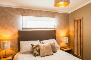 Luxury lodge - St Helens - 6