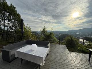 Home with 5 bedrooms, great view and garden - 8