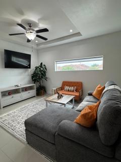 Luxe 3BR & 2BA Condo Near Airport & Shopping Mall - 0