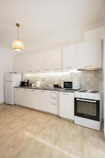 Modern 2BR Apt in Thessaloniki Old Town, near Byzantine Walls - 3
