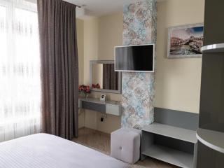 Sky House VENETIA Exclusive Apartments - 1