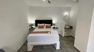 Lavish Studio Wpatio #1 Isla Mujeres Downtown - 9