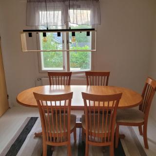 A great choice! Wooden sauna, pool table, 3BR, 2 toilet, 2 bathrooms - 8