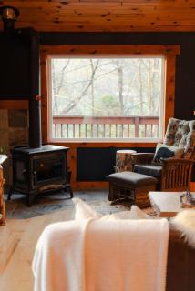 COZY Cabin with Hot Tub - Near all in Hocking Hills - Logan - 9