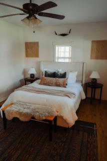 COZY Cabin with Hot Tub - Near all in Hocking Hills - Logan - 2