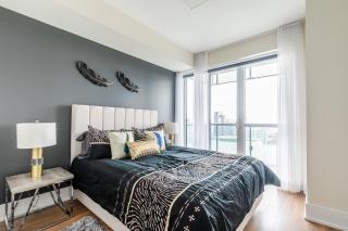 Executive 2 Bedroom 2 Bathroom Condo in Downtown Toronto - 0