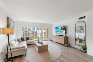 2BR-2BA with Pool Gym Beach Marbella Tower - 6