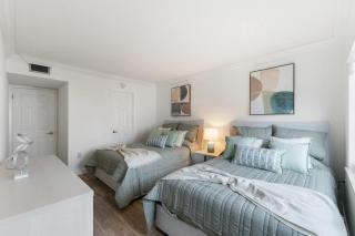 2BR-2BA with Pool Gym Beach Marbella Tower - 2