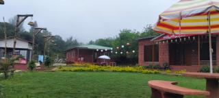 Green Heaven River Side Resort and Villa - 9