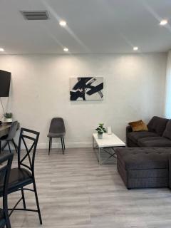 Stylish 1BR Near Wynwood & Design District - Miami - 7
