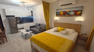 Vivid Sea and City Luxury Studio 2 plus 2 - Burgas - 0