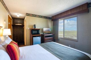 Ebb Tide Oceanfront Inn - 7