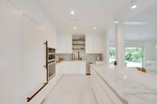 Biscayne Park Urban Oasis with Lush Backyard! - Biscayne Park - 2
