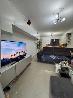 CityCenter Apartment - 4