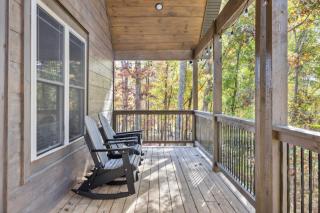 Relaxation Haven New Luxury Cabin with Game Room and Hot Tub Minutes from Pigeon Forge and Smokies - Sevierville - 4