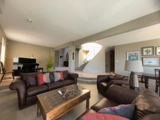 Serene Retreat, Ocean&City Views, Close to Beach - 9