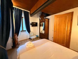 Visione Piazzetta Alferi 2 - 4