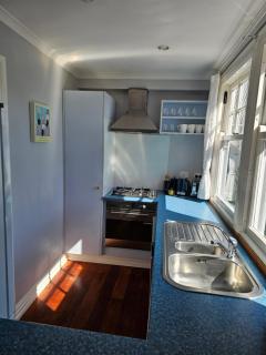Gorgeous cottage near hospital, with garage - 3