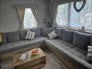 Stunning 6 Berth Caravan Near To The Beach At Pakefield Ref 68115Cr - 9