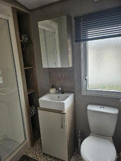 Stunning 6 Berth Caravan Near To The Beach At Pakefield Ref 68115Cr - 2