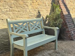 The Parlour - Cotswolds Farm Stay - Lechlade - 9