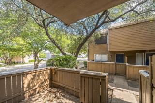 Pet-Friendly Midterm Apartment - 1