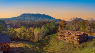 Rocky Crest Sleeps 24 Private Pool Game Room - Sevierville - 0