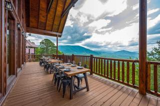 Blue Skies 7BR Sleeps 20 Views Private Pool - 1