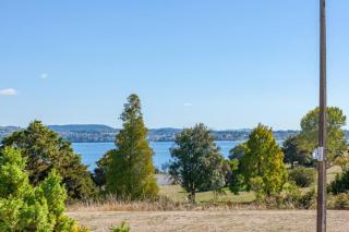 Lake House - On Pokaka - 7