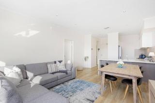 Relax in blissful sun-soaked luxury by the beach - 3