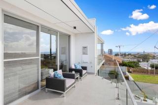 Relax in blissful sun-soaked luxury by the beach - 7