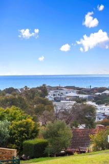 Relax in blissful sun-soaked luxury by the beach - 5